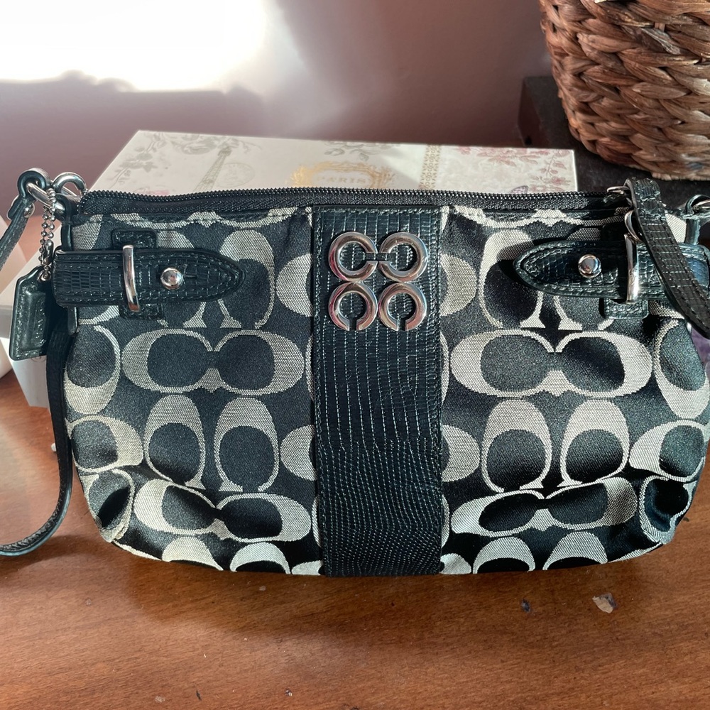 Coach Wristlet - Picture 3 of 4